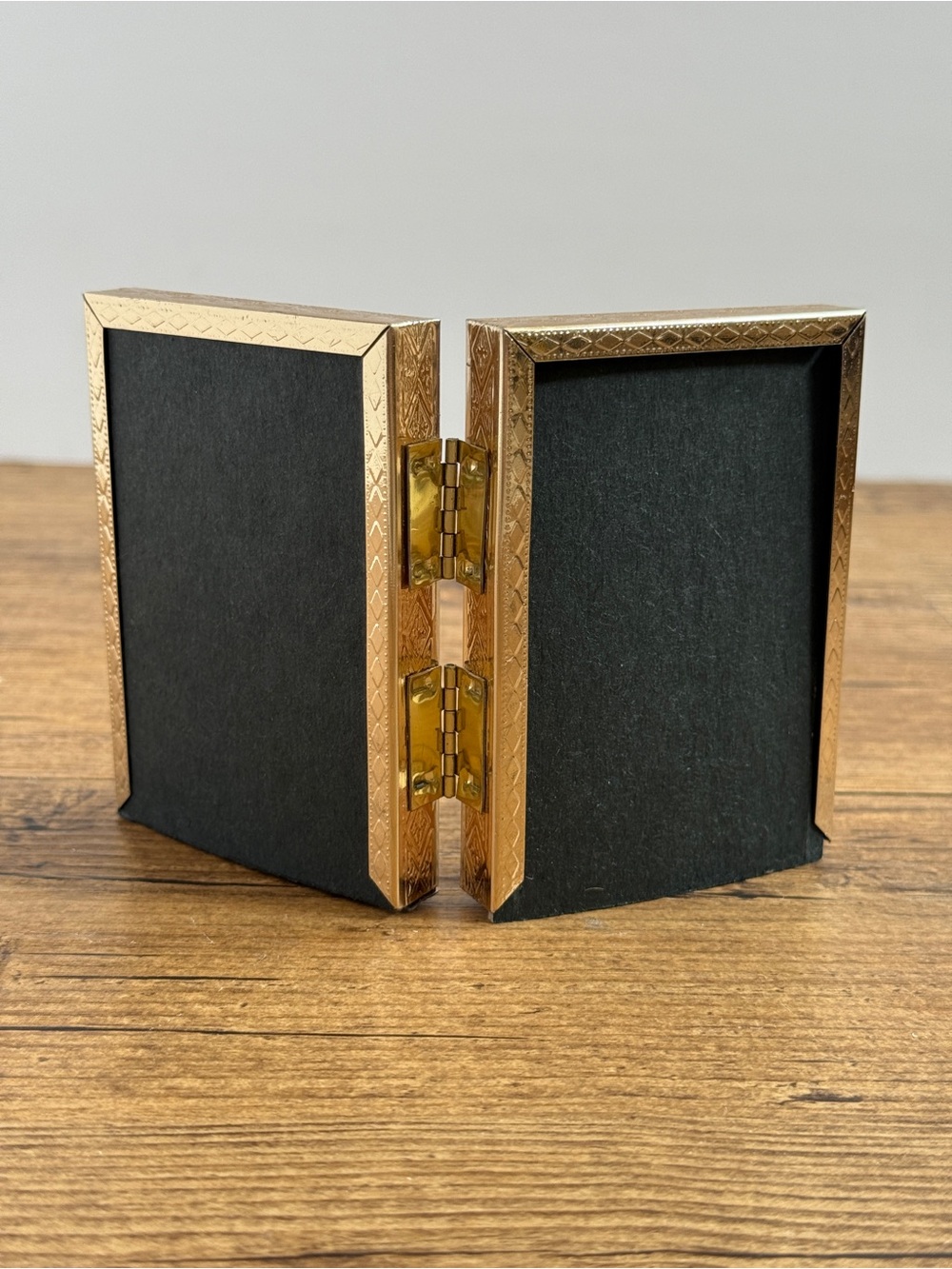 Tiny Vintage Gold Metal Frame 2x3 Photo - Picture 4 of 4
